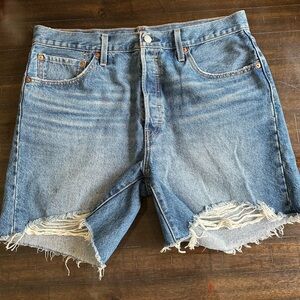 Like New Levi’s 501 Distressed Denim Shorts